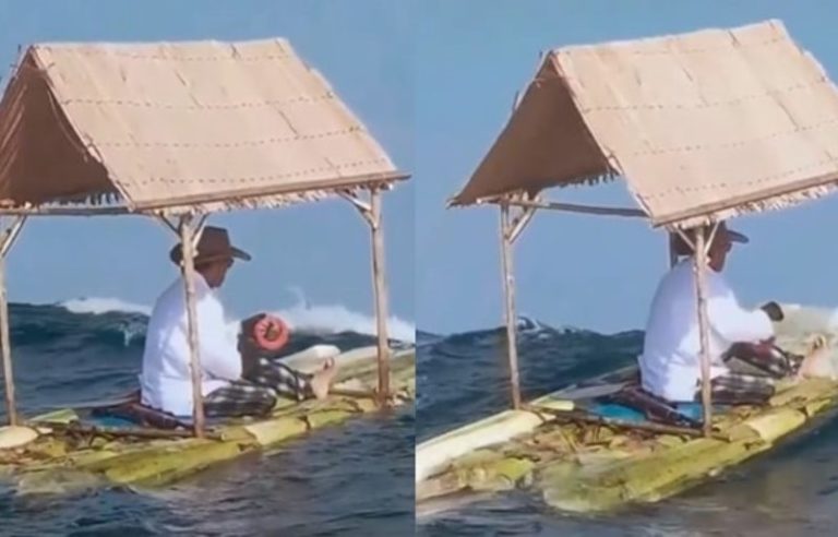 Ngeri Bapak bapak ini Santuy Mancing di Laut Naik Rakit Pohon Pisang