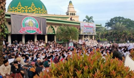 Ribuan Massa Ikuti Tasyakur Reuni 212 di Masjid Agung Ciamis
