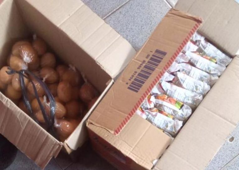 Sedih! Batal Nikah Karena Diselingkuhi, Wanita ini Jual Cincin Tunangan Untuk Bagi-bagi Sembako Sedih Batal Nikah Karena Diselingkuhi Wanita ini Jual Cincin Tunangan Untuk Bagi bagi Sembako