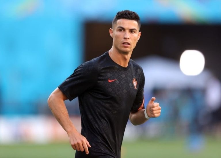 Viral Marbot Masjid Ganteng Mirip Cristiano Ronaldo Cewek cewek Auto Heboh