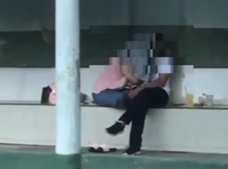 Viral Sejoli Mesum di Halte Bandar Lampung Asyik Bercumbu Ditutupi Pakai Jaket