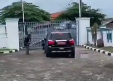 Detik detik Imigran Palestina Kabur dari Rudenim Surabaya Sambil Bawa Mobil Dinas