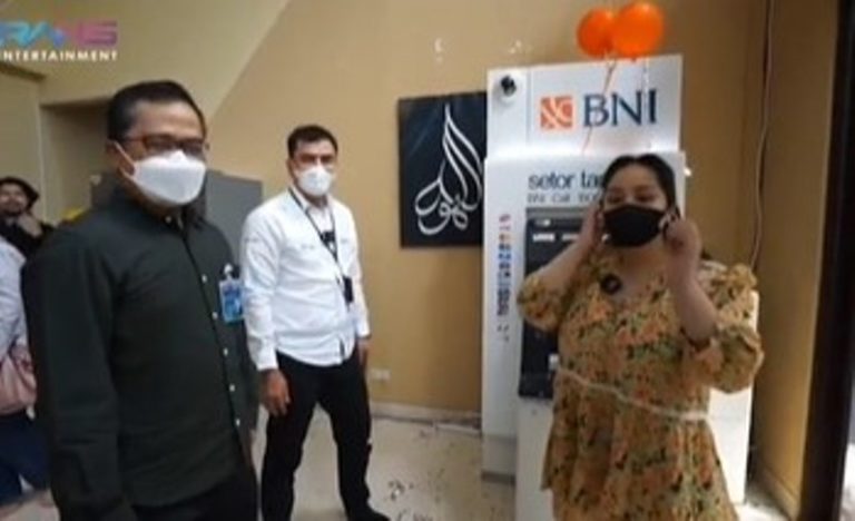 Heboh Raffi Ahmad dan Nagita Slavin Dapat Kado Ultah Mesin ATM