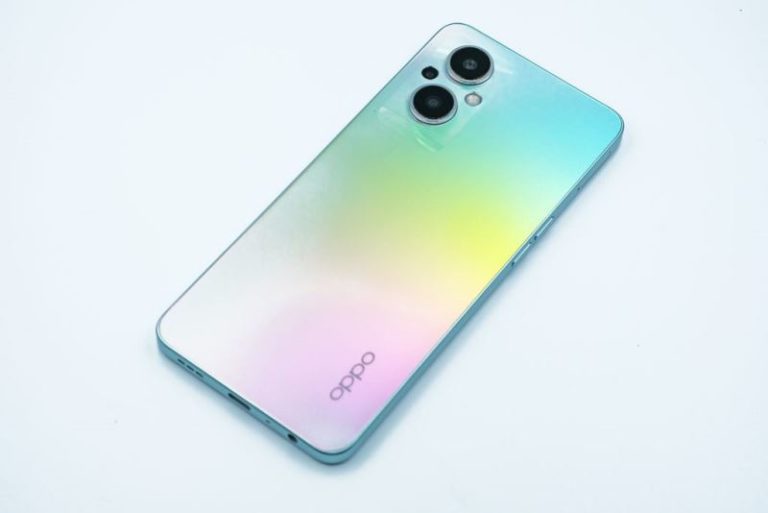 Tampang belakang HP Oppo Reno7 Z 5G