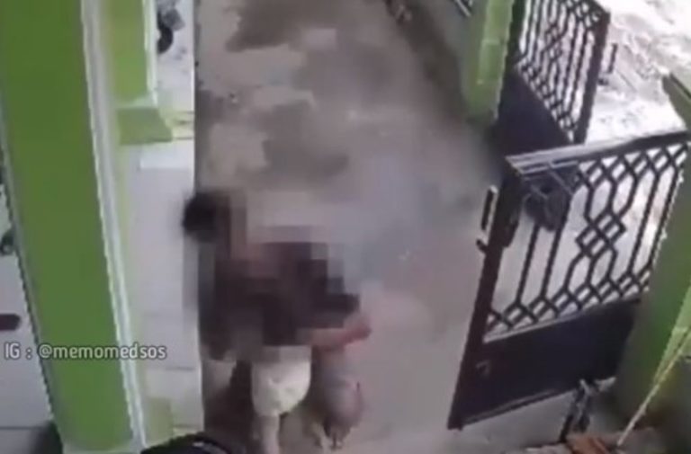Bejat Seorang Pria Terciduk Cium Balita Secara Paksa Diduga Pedofilia