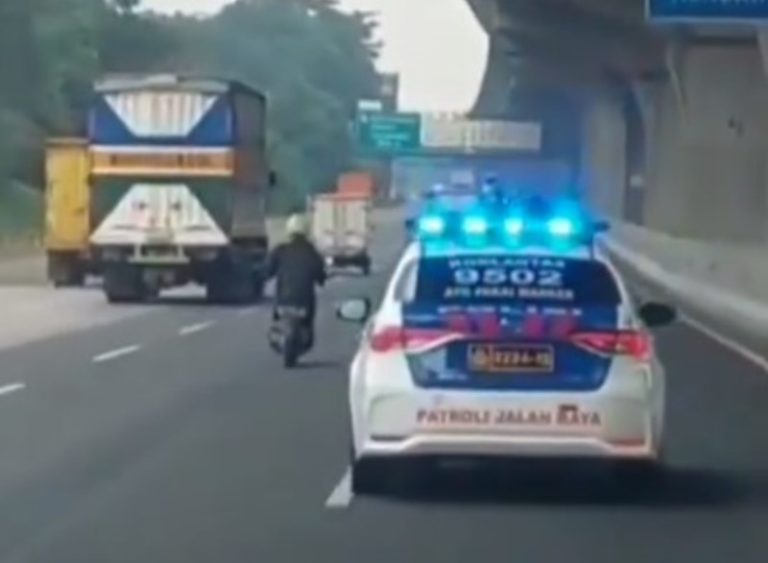 Detik detik Pengendara Motor Dikejar Polisi PJR Gegara Nekat Masuk Tol