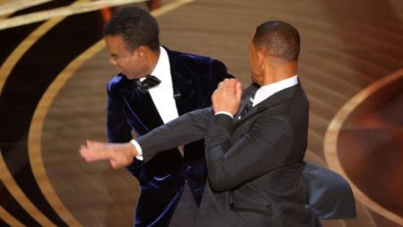 Heboh Aksi Will Smith Tampar Chris Rock di Panggung Oscar 2022