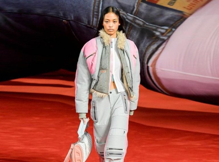 Kisah Nafa Salvana Gadis Asal Karawang yang Direkrut Jadi Model Internasional di Warung Pecel Lele