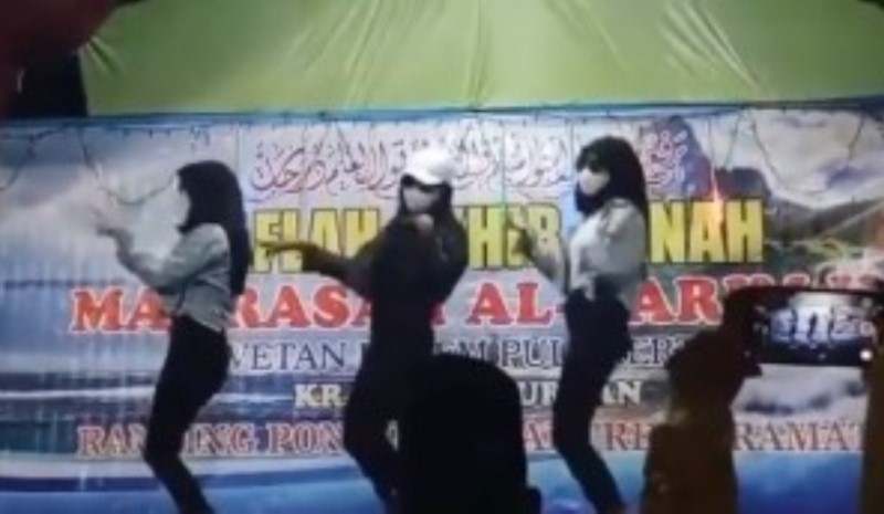 Viral 3 Cewek Joget TikTok di Acara Madrasah Langsung Jadi Bulan bulanan Netter