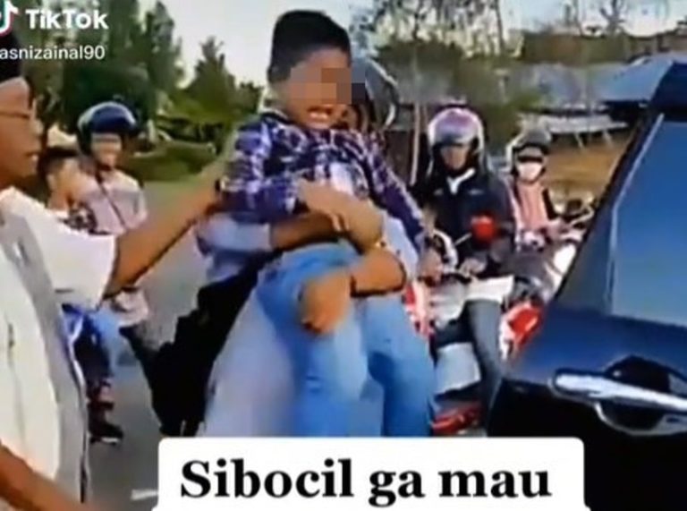 Gegara di Kampung Susah Sinyal Bocah ini Ngamuk Tak Mau Ikut Keluarganya Mudik