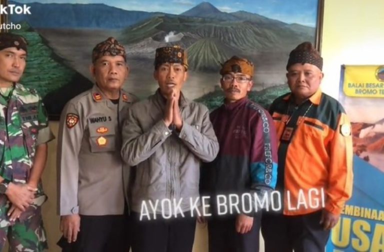 Ojek Kuda yang Viral Palak Wisatawan Gunung Bromo Minta Maaf