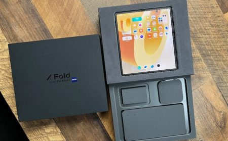 Unboxing Vivo X Fold