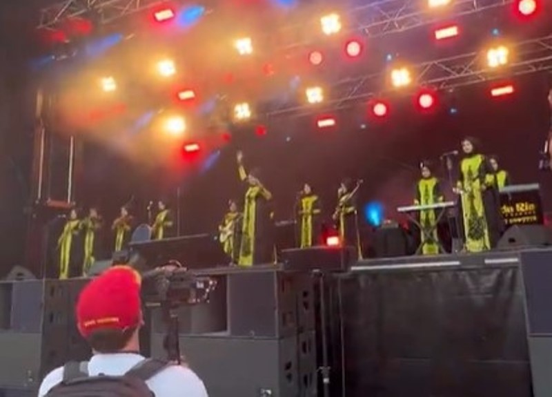 VIRAL Momen Grup Kasidah Nasida Ria Manggung di Jerman Go Internasional