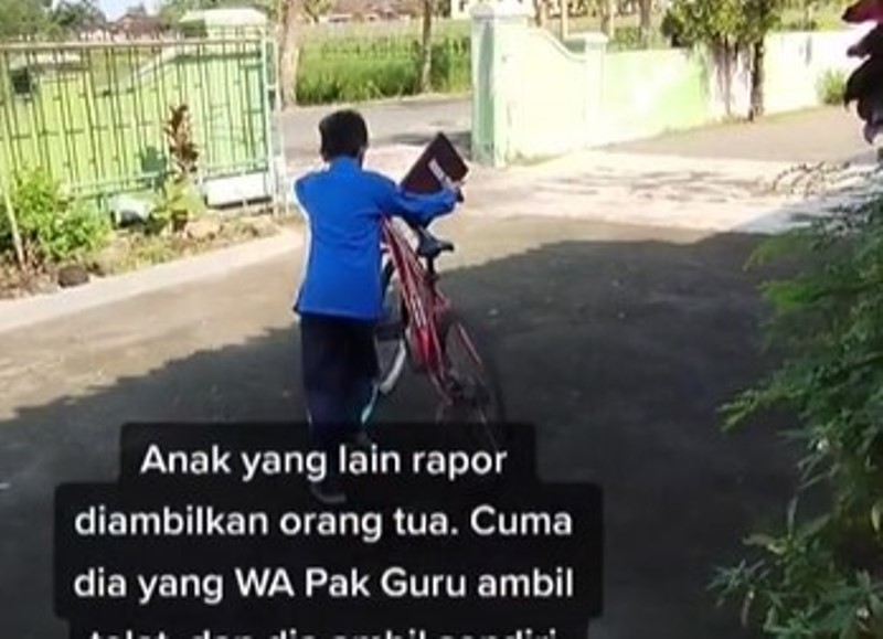 Viral Anak SD Ambil Rapor Sendirian Tanpa Ditemani Ortu Alasannya Bikin Terharu