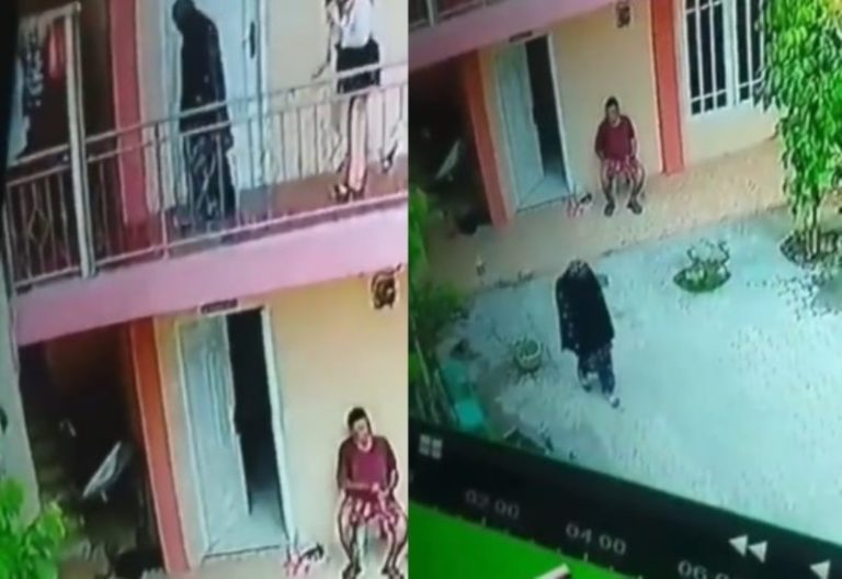 Ada Bapak Kos, Pria ini Pakai Mukena Saat Keluar dari Kamar Wanita Diduga Pacarnya Ada Bapak Kos Pria ini Nekat Pakai Mukena Saat Keluar dari Kamar Wanita Diduga Pacarnya