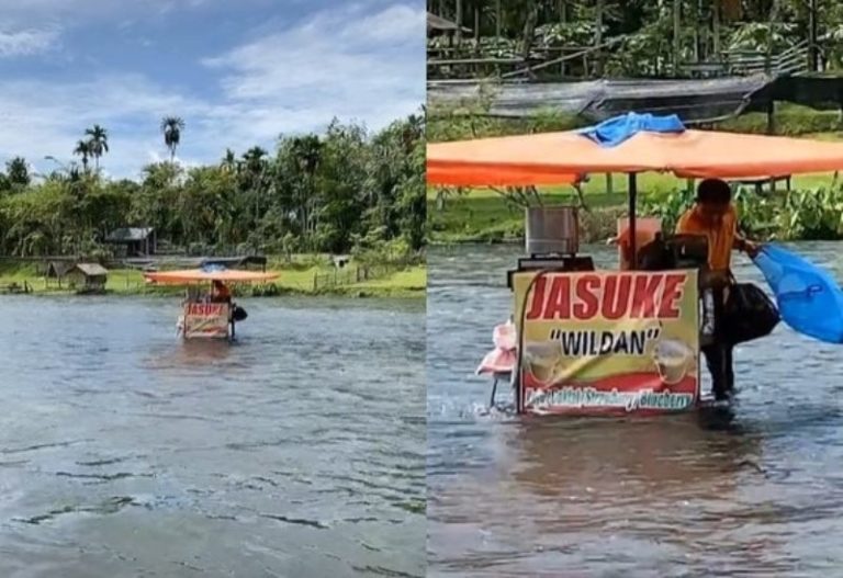 Unik Bapak ini Jualan Jasuke di Tengah Sungai Pembeli Auto Kebingungan