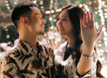 Momen Romantis Jess No Limit Lamar Sisca Kohl Berikan Cincin Seharga Miliaran