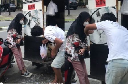 Cewek Bersandar di Gerobak Sampai Ketiduran Saat Jajan Auto Malu Kegep Abangnya