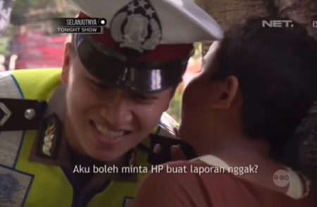 Nyesek Bocah ini Mendadak Minta HP ke Polisi Ternyata Buat Laporan Kalau Digebukin di Sekolah