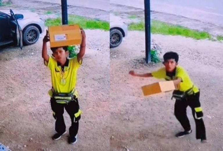 Random Banget Kurir ini Joget Heboh Depan CCTV Rumah Konsumen Saat Antar Paket