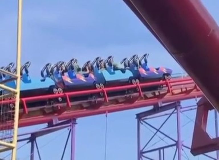 Ngeri Roller Coaster Dufan Berhenti Mendadak di Tanjakan Ini Penjelasannya