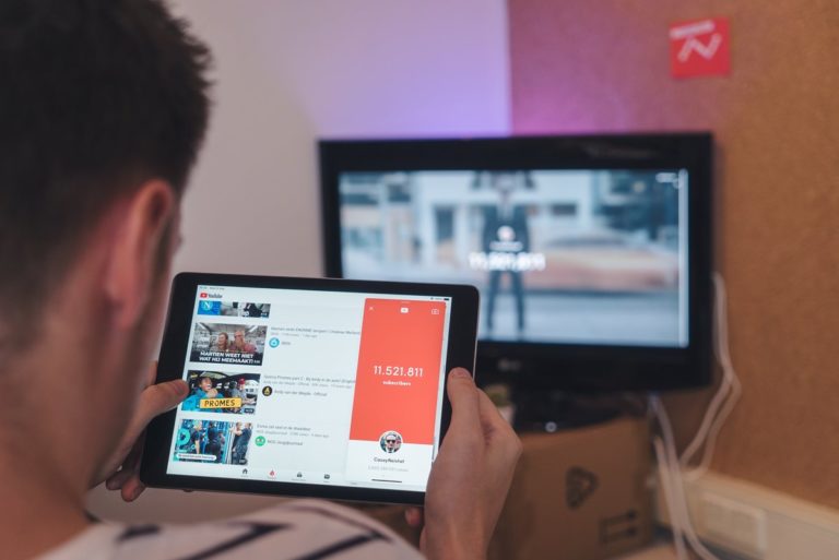 Cara Nonton YouTube di TV Digital