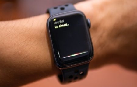 Apple Sedang Uji Coba Layar OLED 1,5 Inch Untuk iWatch