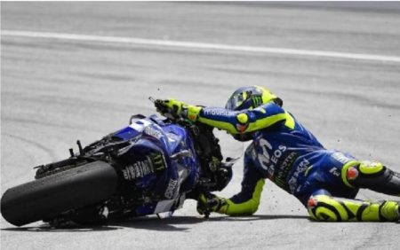 Rossi Jatuh di MotoGP Le Mans