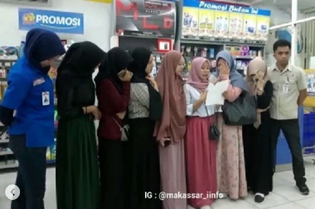Video Mahasiswi Makassar Berantakin Makanan di Minimarket