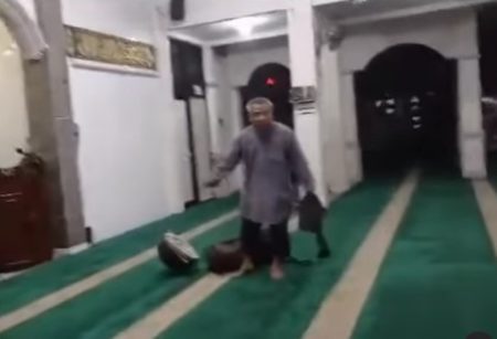 VIRAL Bapak Larang Jemaah Main Rebana di Dalam Masjid, Tegas Sebut Munkar