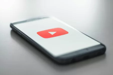 Cara Agar Youtube Tetap Berjalan Saat Buka Aplikasi Lain